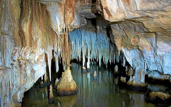 Se aprueba las obras de las cuevas de Cala Blanca