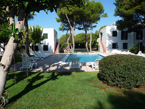 piscina apartamento menorca llebeig